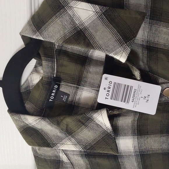 Torrid Olive and White Plaid Oversizes Women Shirt - Picture 3 of 9